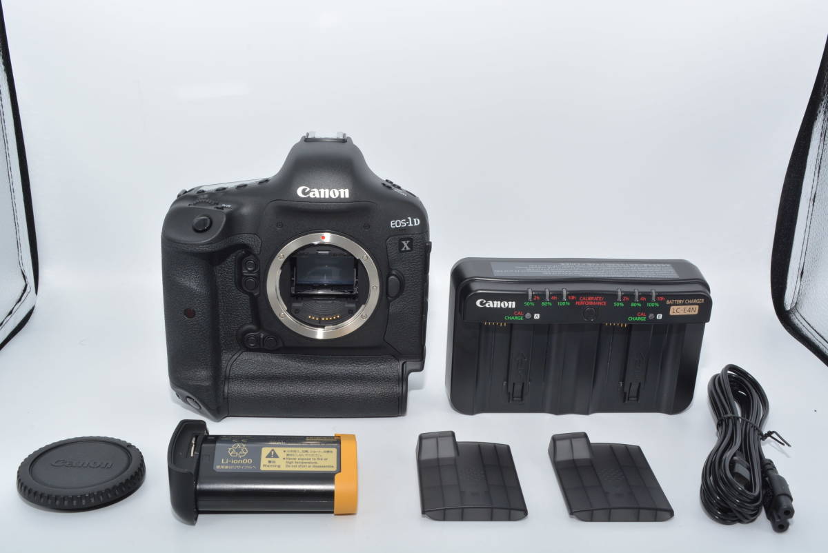 奇跡の3000ショット以下】 Canon デジタル一眼レフカメラ EOS-1D 奇跡の3000ショット以下】 Canon デジタル一眼レフカメラ EOS-1D