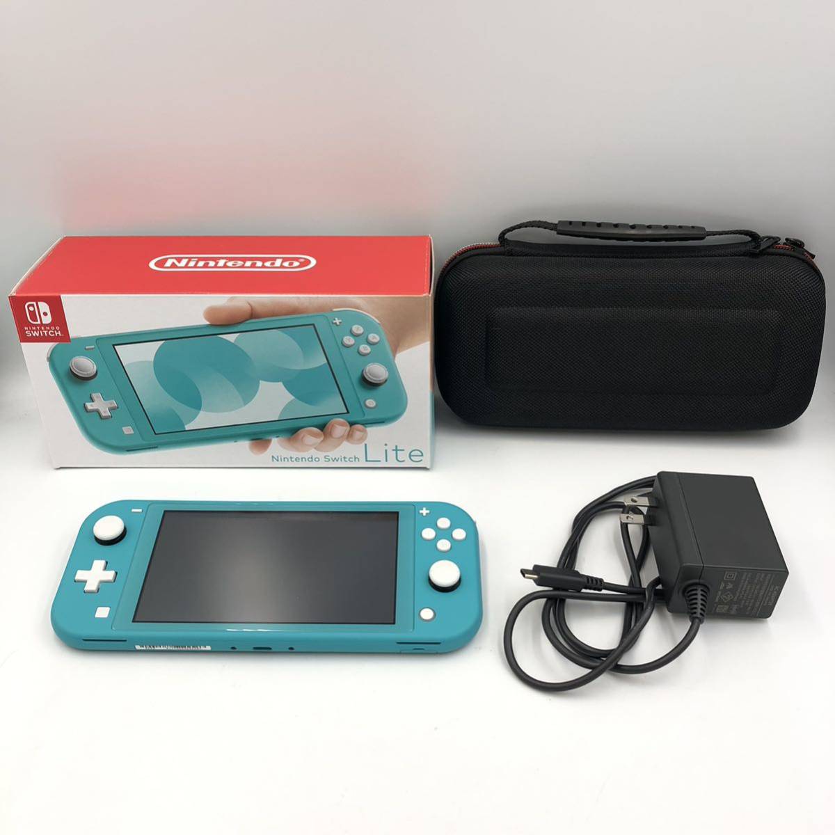 7.18AK-D82☆美品 ニンテンドー スイッチライト ケース付き☆Nintendo