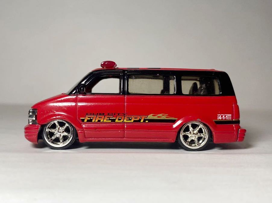 JADA 1/64 DUB CITY HEAT FIRE DEPT 2001 CHEVY ASTRO VAN アストロ　バン　消防車_画像5