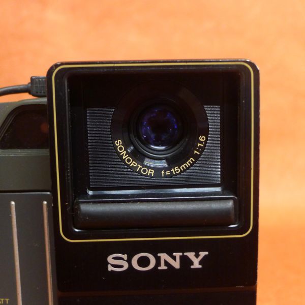 g072 ジャンク SONY Handy cam CCD-M8 8ミリビデオカメラ サイズ：約 幅10×高さ10.5×奥行20cm /60_画像5