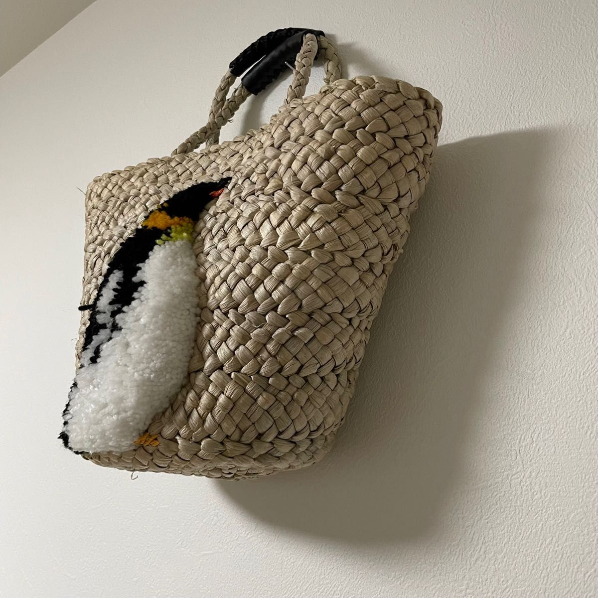 入手困難 イアパピヨネ キャラカゴバッグ ペンギン刺繍 ハンドバッグ