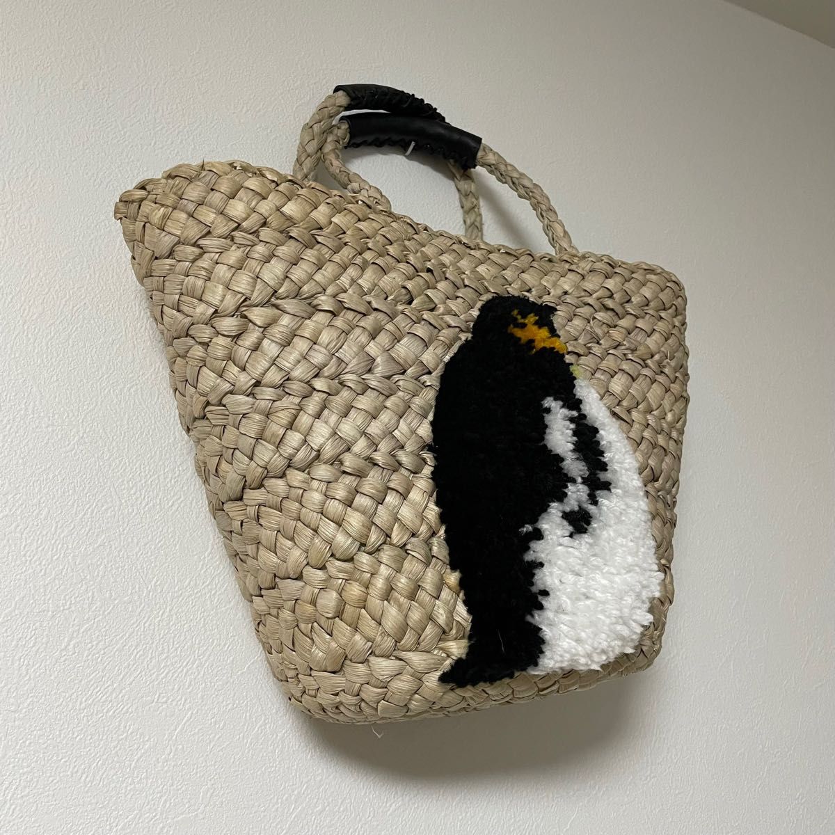 入手困難 イアパピヨネ キャラカゴバッグ ペンギン刺繍 ハンドバッグ