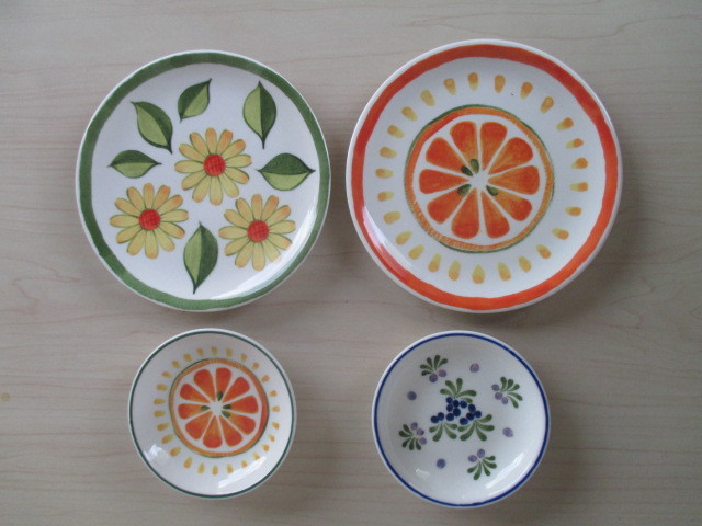 ミスド スペイン風 中皿と小皿（豆皿）4枚セット 未使用品②   オレンジ/オリーブ/ひまわり ミスタードーナツ景品 の画像1