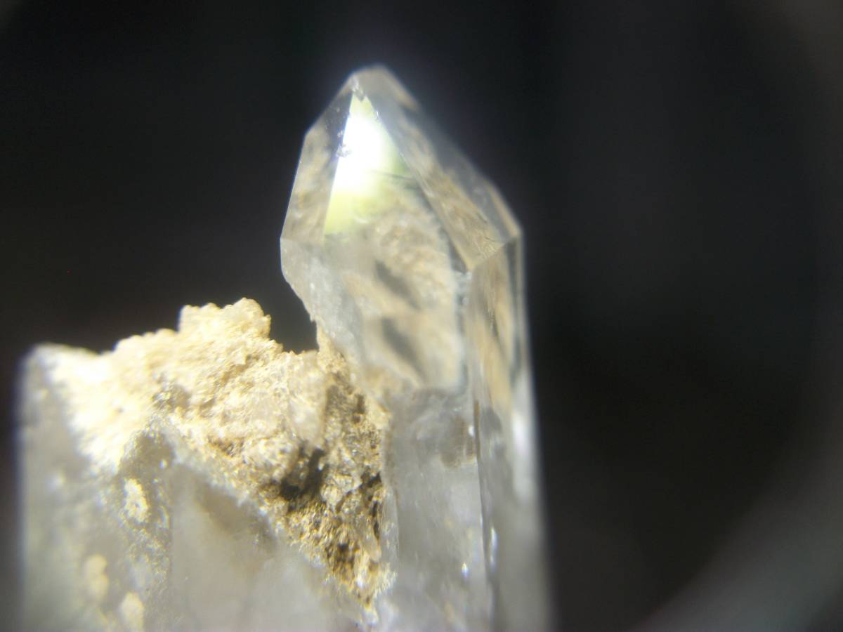 国産鉱物　山梨県　水晶峠　水晶　クォーツ　単結晶　子持ち　定型外発送_画像1