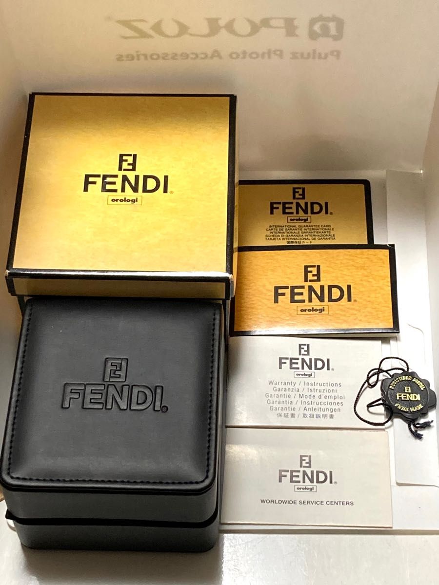 極美品！　FENDI フェンディ　電池新品　ユニセックスサイズ　男女兼用　腕時計