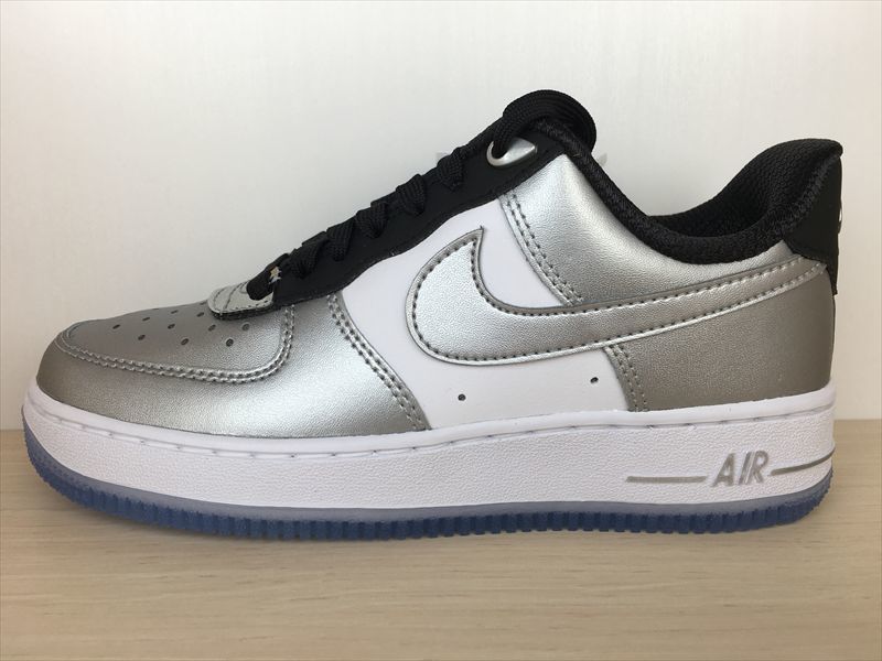 NIKE（ナイキ） AIR FORCE 1'07 SE（エアフォース1'07 SE） DX6764-001 スニーカー 靴 ウィメンズ 23,5cm 新品 (1691)