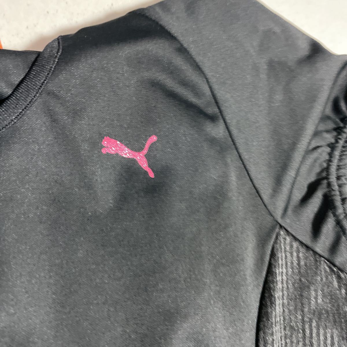 プーマ PUMA 黒 ブラック ピンク 陸上 マラソン トレーニング用 フード付 シャツ 女性用Lサイズ_画像5