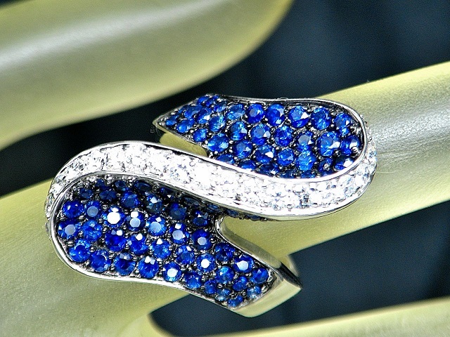 最新の激安 【宝石屋本舗】3.29ct 天然ブルーサファイア ダイヤモンド