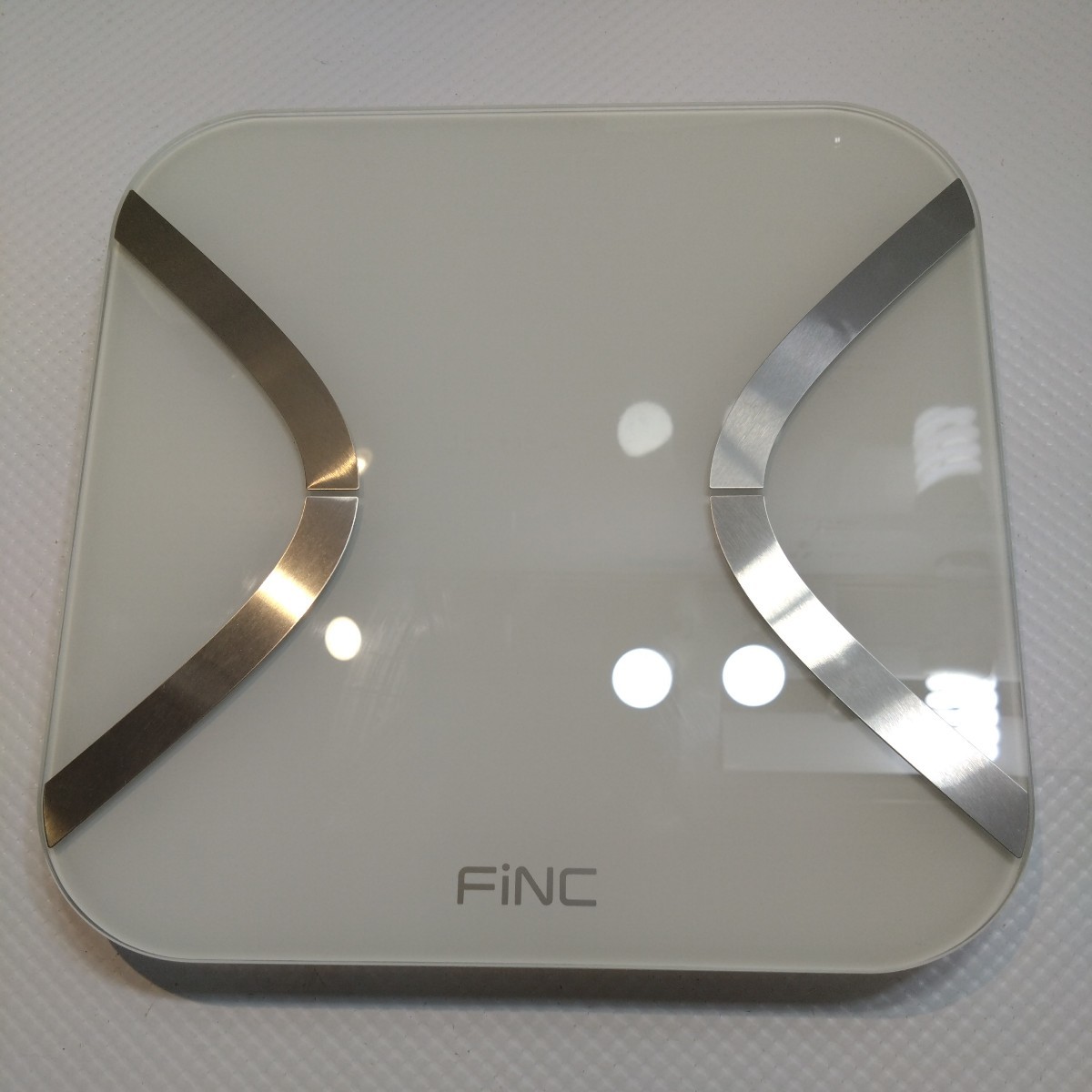 FiNC SmartScale (スマホ連動 体組成計 自動記録 Bluetooth)【薄型 高性能体重計 体重/BMI/内臓脂肪/体脂肪/体年齢　no.391_画像6