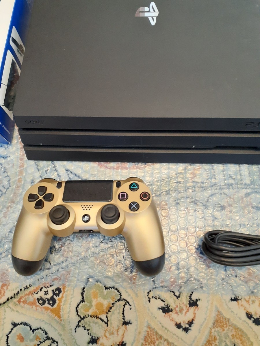 PS4pro CUH-7100B 1TB ゴールド コントローラー 充電スタンド