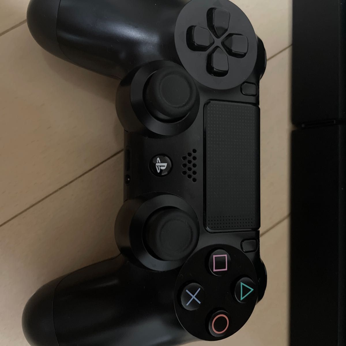 SONY PS4本体 ジェットブラック　　ケーブルとコントローラ