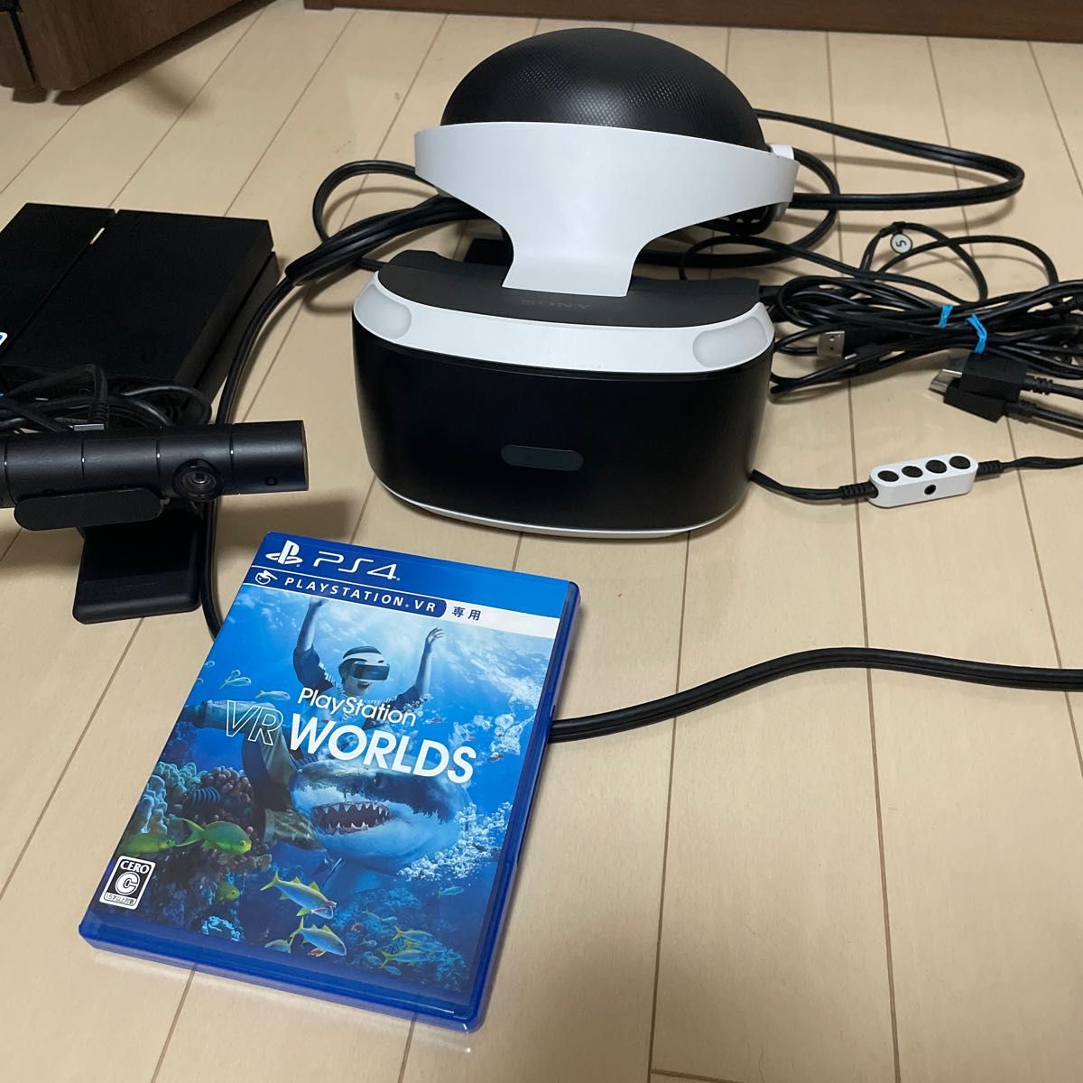 PlayStation VRと WORLDS Yahoo!フリマ（旧）