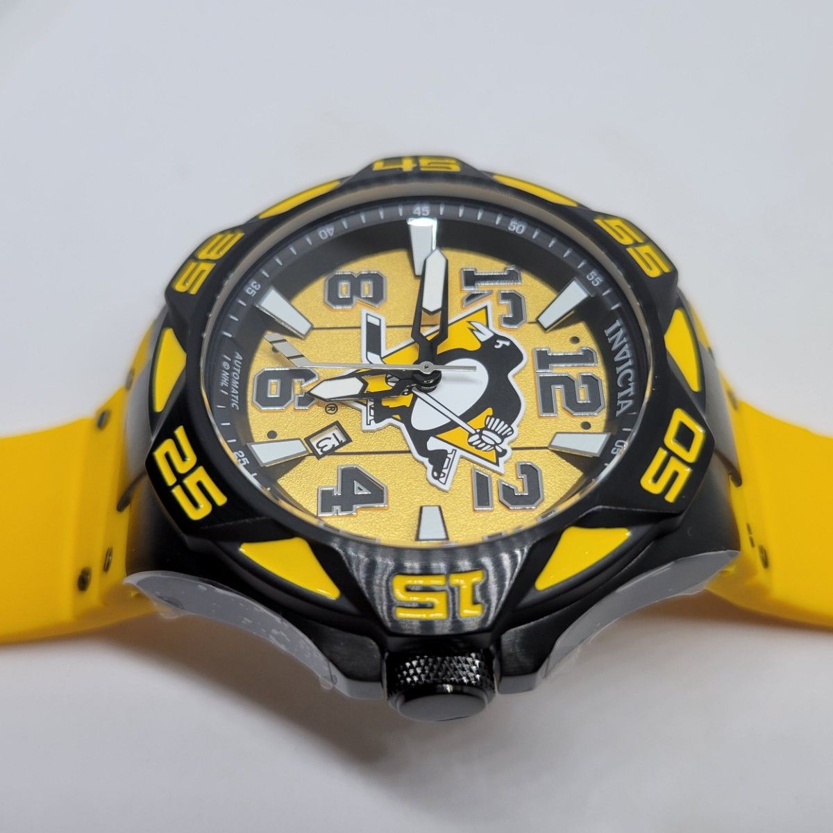 Invicta インビクタ 42270  52mm NHL ピッツバーグ ペンギンズ / プロダイバーオート《疾走するペンギン♪》