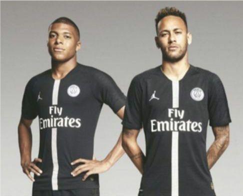 ナイキ ジョーダン コラボ パリサンジェルマン PSG Mサイズ 白 ナイキ ジョーダン コラボ パリサンジェルマン PSG Mサイズ 白