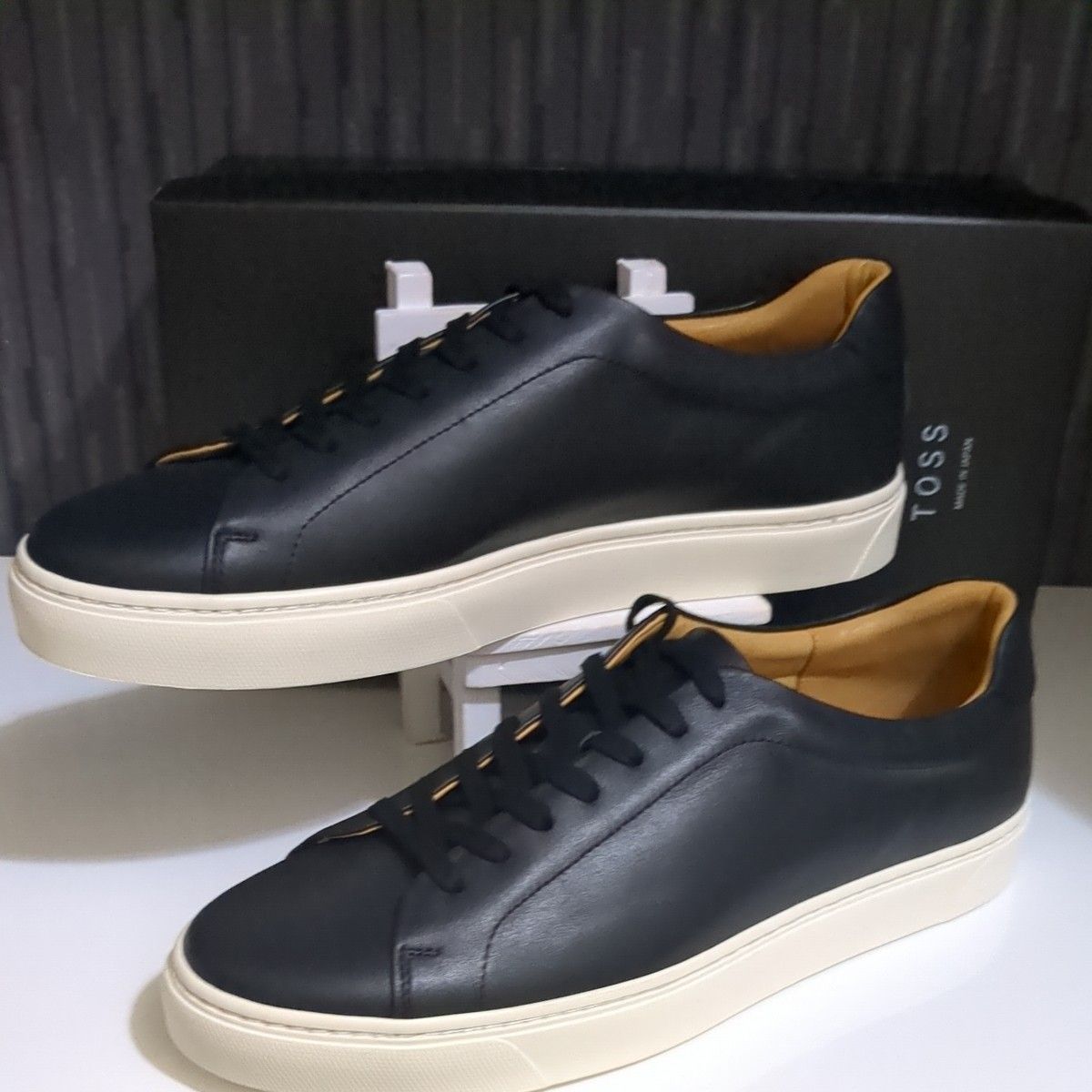 TOSS トス / Chester チェスター ビブラムソール レザードレス