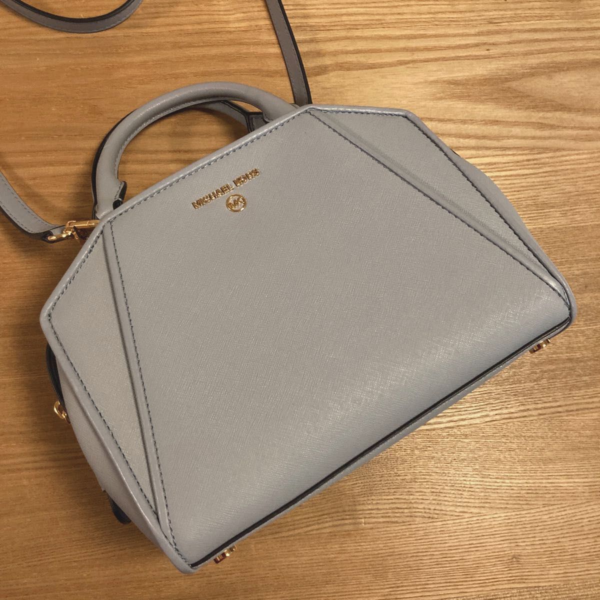 新品同様マイケルコース2wayバッグショルダーバッグライトブルー系