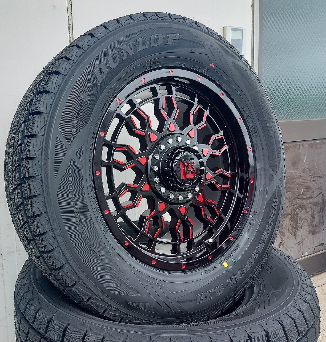 国産スタッドレス LEXXEL PreDator プラド ハイラックス FJ パジェロ ダンロップ winter MAXX SJ8+ 265/70R17 265/65R17 275/65R17_画像2