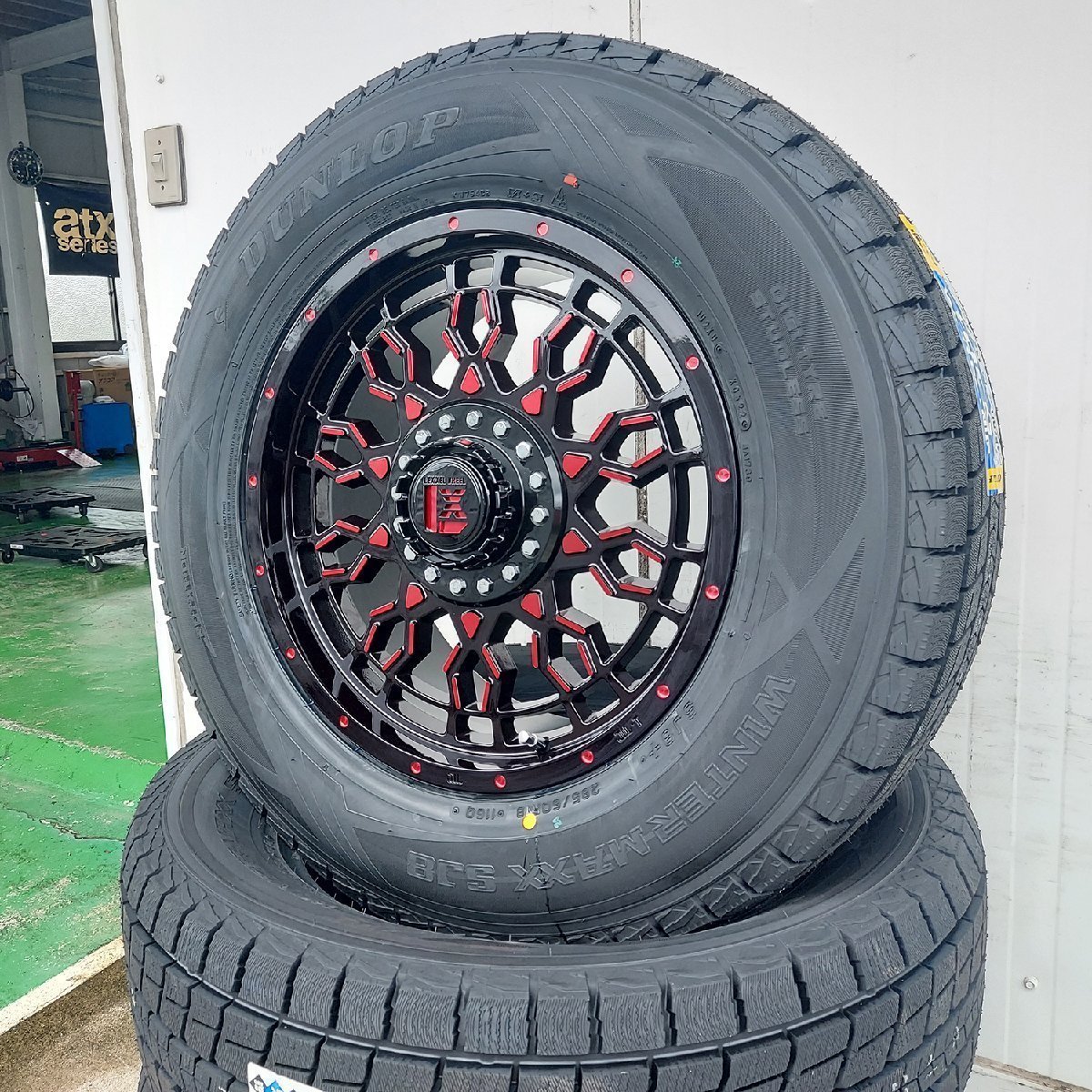 国産スタッドレス LEXXEL PreDator プラド ハイラックス FJ パジェロ ダンロップ winter MAXX SJ8+ 265/70R17 265/65R17 275/65R17_画像3