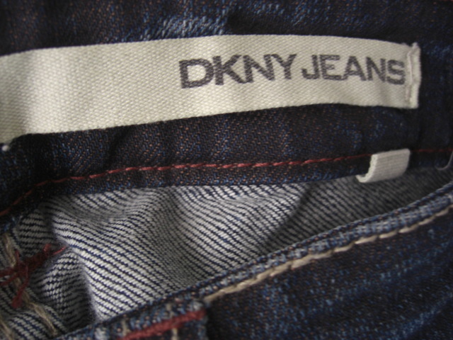 美品DKNYジーンズ　２７インチ　デザインデニム_画像3
