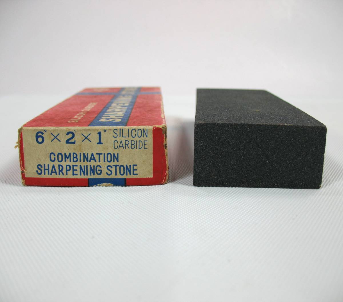 ゆうパック.60サイズ送料記載済み　SHARPENING STONE 6x2x1　OKS　SILICON　CARBIDE　砥石　　（赤枠.樂多我）_画像2