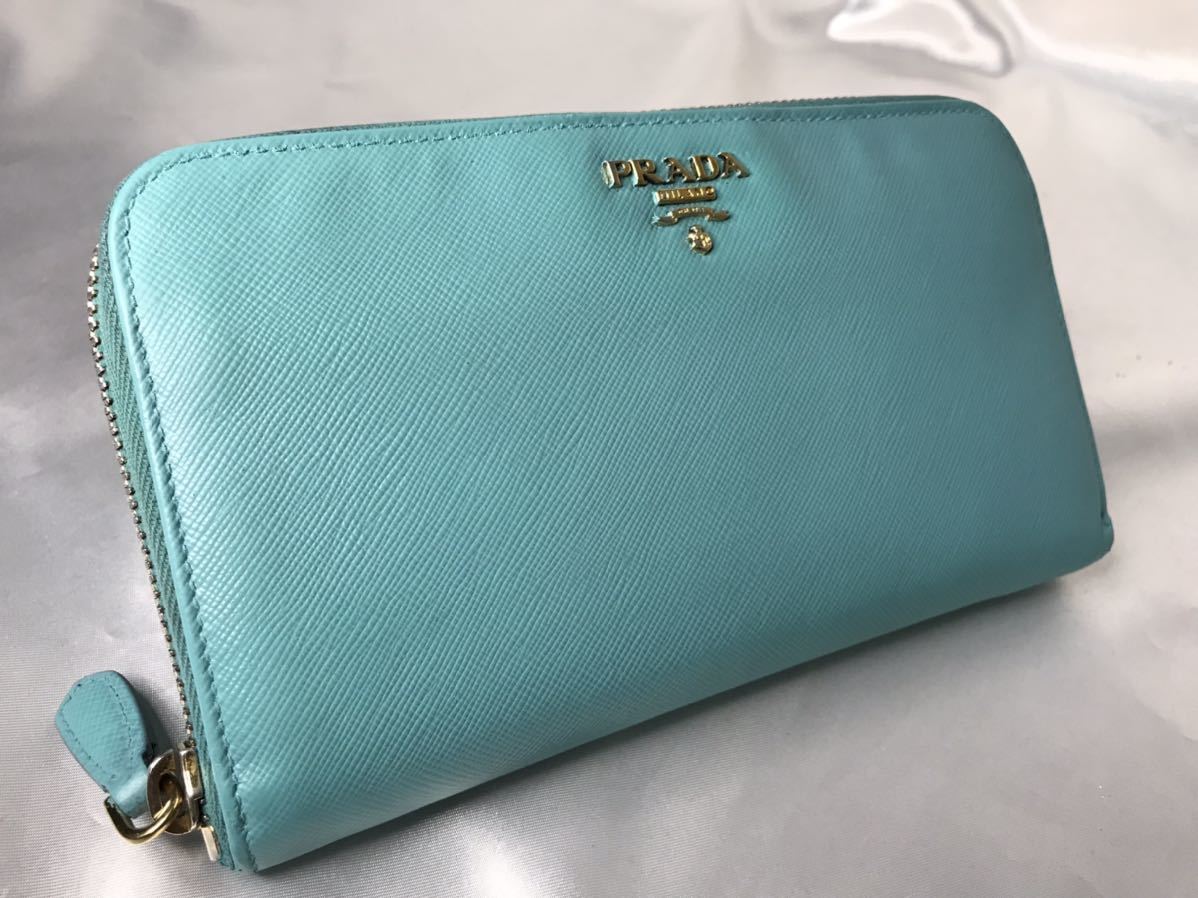 超美品 PRADA プラダ 長財布 ラウンドファスナー エメラルドグリーン