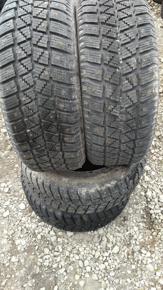 No4 中古タイヤ 215／55R16 ハンコック　ウィンターw404 4本 送料込み スパイク