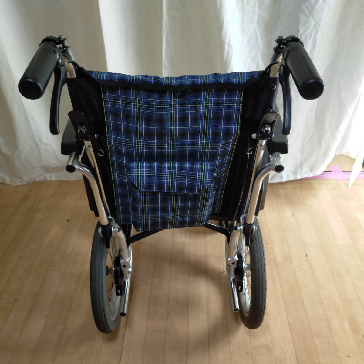 (WC-10756)訳あり処分価格【中古】ミキ SKT-2 介助式車椅子_画像2