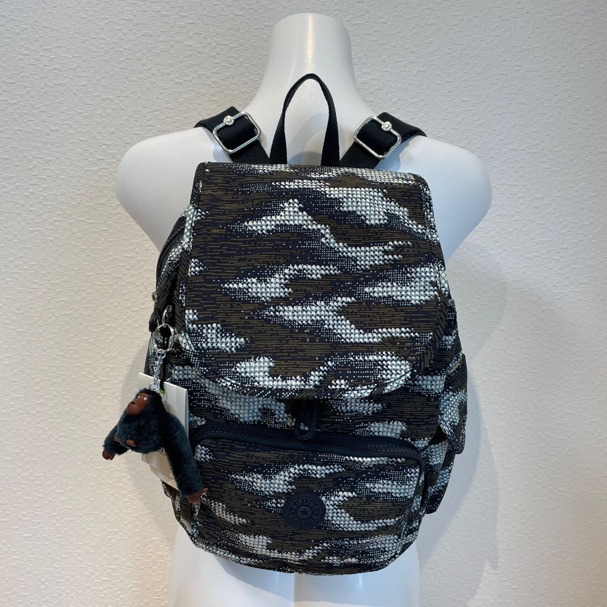 KipLING レディス リュックサック 新品未使用品 定価13,500-