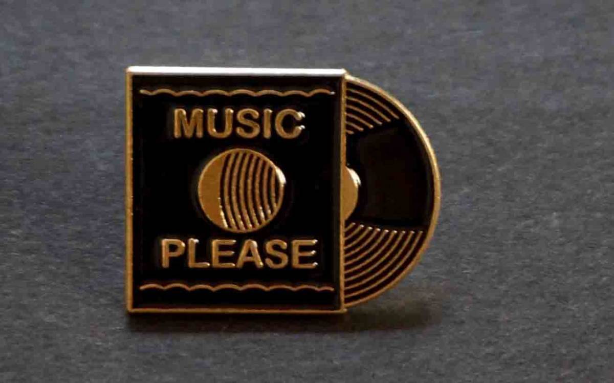  LPアルバム■新品『MUSIC PLEASE』音楽 CD 　レコード　MUSIC■金属ピンバッジ バッチ■おしゃれ ファッション