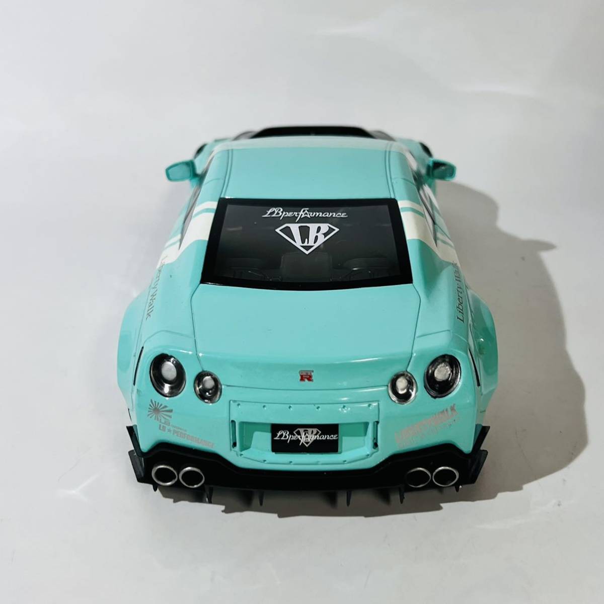 TK■ 日産 ニッサン Nissan GT-R (R35) 1/18 LBWK Liberty Walk body kit リバティーウォーク ボディキット ミントグリーン_画像5