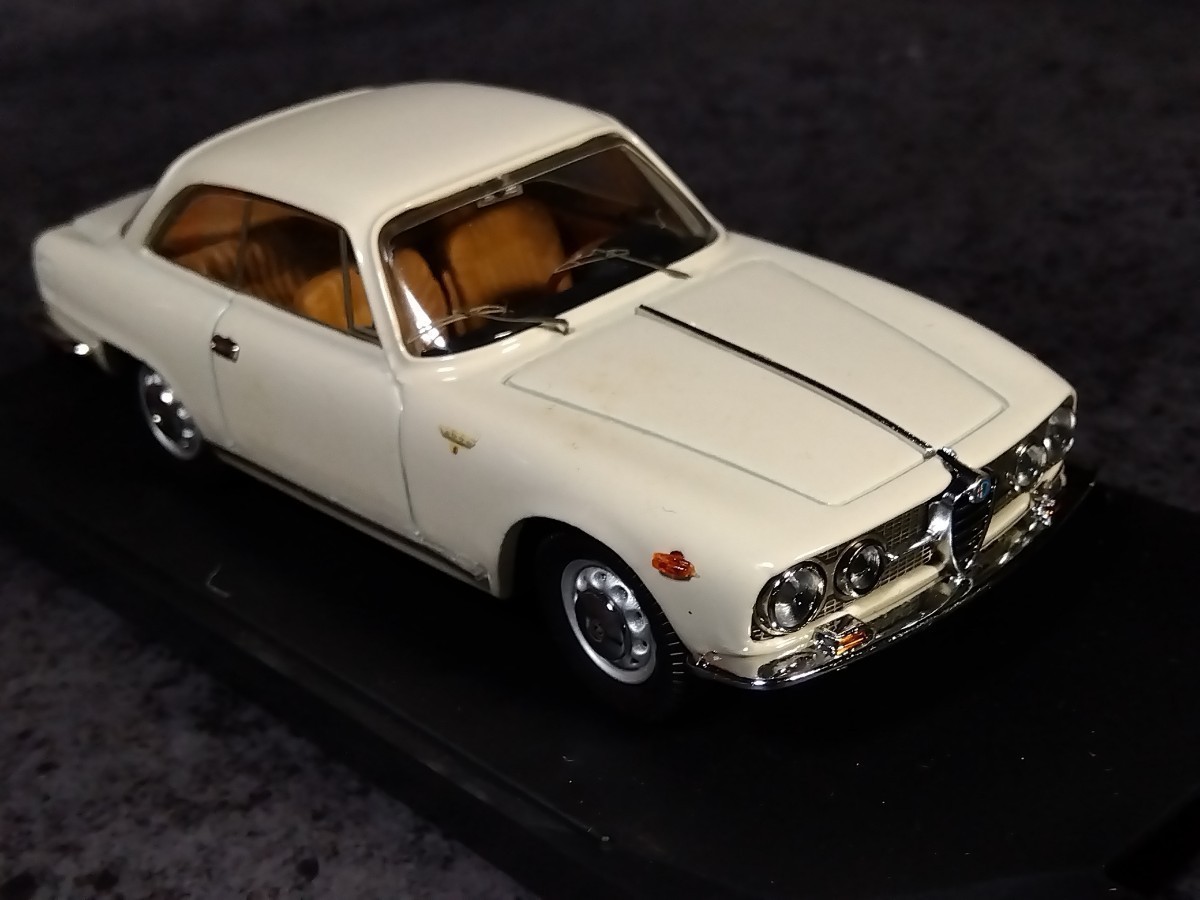 Bang バン 1/43 アルファロメオ 2000 スプリント_画像5