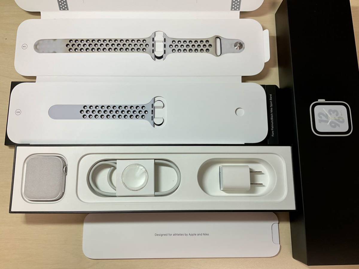 Apple Watch Nike+ Series 4 GPSモデル 44mm シルバーアルミニウム