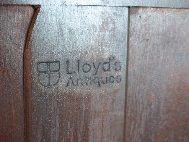Lloyd's Antiques（ロイズ・アンティークス）ブックケース　鍵付き　波打ちガラス　本棚/書棚/キャビネット_画像8