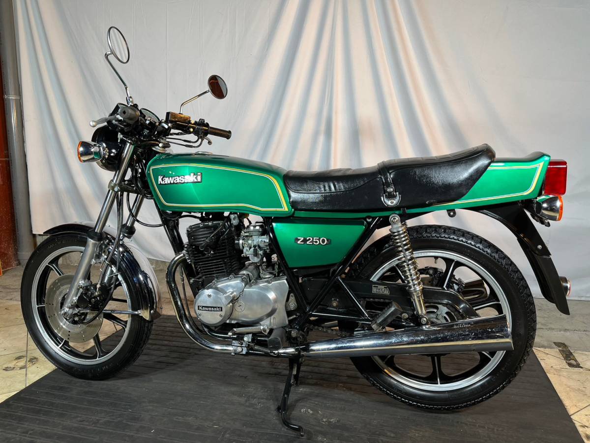 Yahoo!オークション - 希少Z250FT 純正MKⅡスタイル カワサキ Yahoo!オークション - 希少Z250FT 純正MKⅡスタイル カワサキ