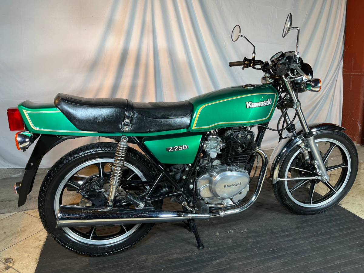 Yahoo!オークション - 希少Z250FT 純正MKⅡスタイル!! カワサキ KAW