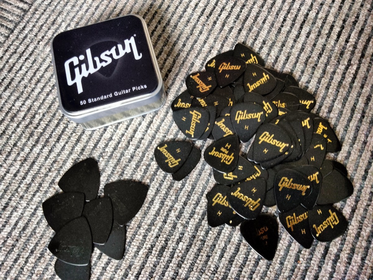 ギターピック５０枚以上 Gibson ティアドロップ 硬さハード 缶ケース