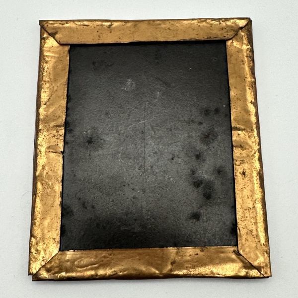 K2186*antique*1860\'s*TinType* photograph * photo * photo frame attaching *tin type * iron plate photograph * display * Umbro 