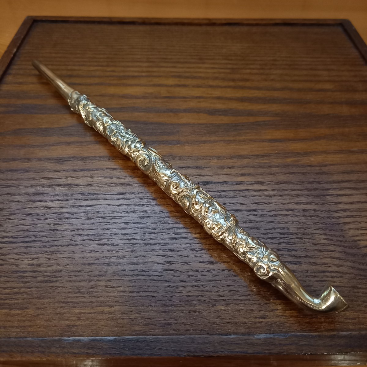 未使用新品 銀製象嵌雲龍図延煙管 延べ煙管 喧嘩キセル 雲龍 昇龍 未使用新品 銀製象嵌雲龍図延煙管 延べ煙管 喧嘩キセル 雲龍 昇龍