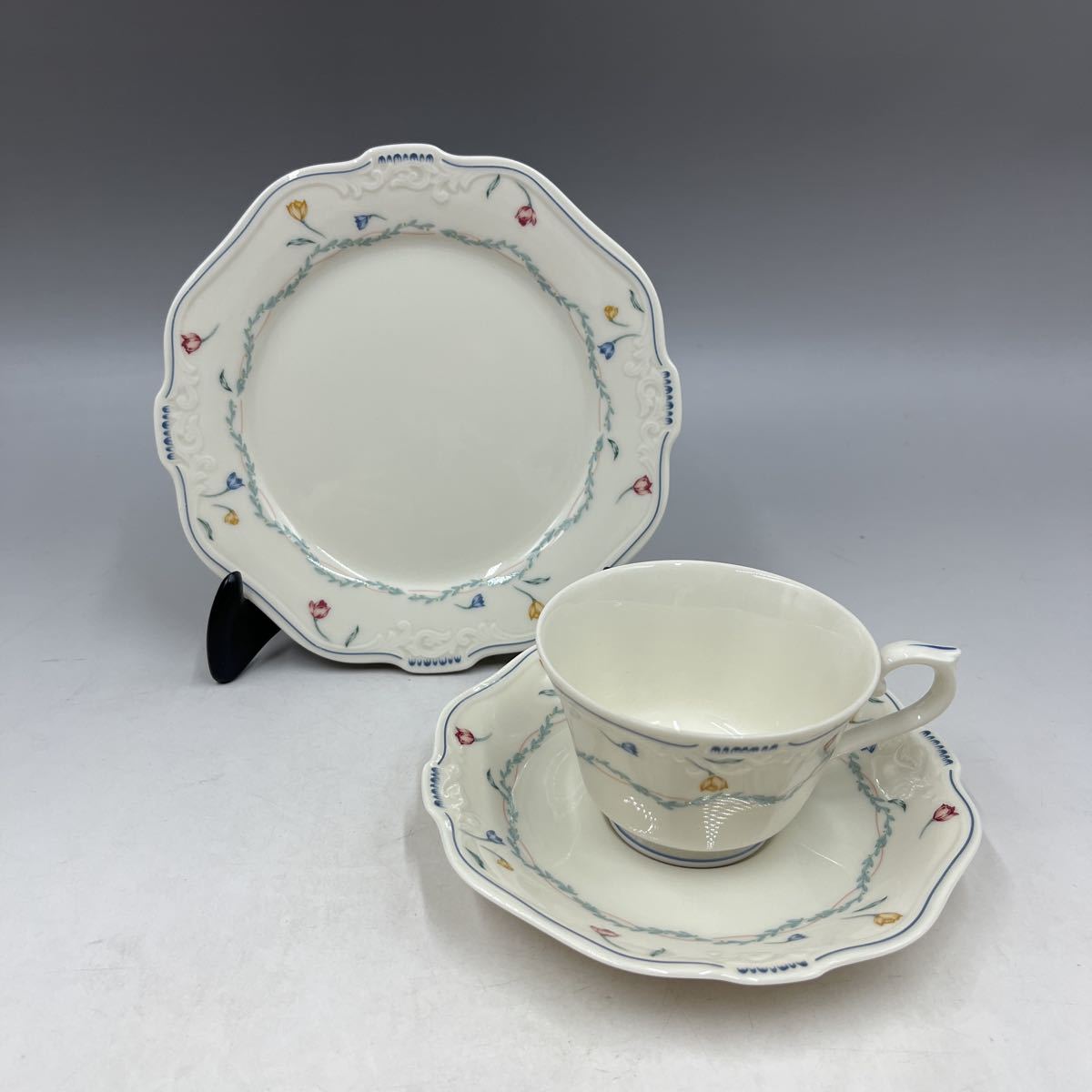 C429 Noritake ノリタケ カップ&ソーサー ケーキ皿 花柄 チューリップ TULIP TALE 2客セット 洋食器_画像3