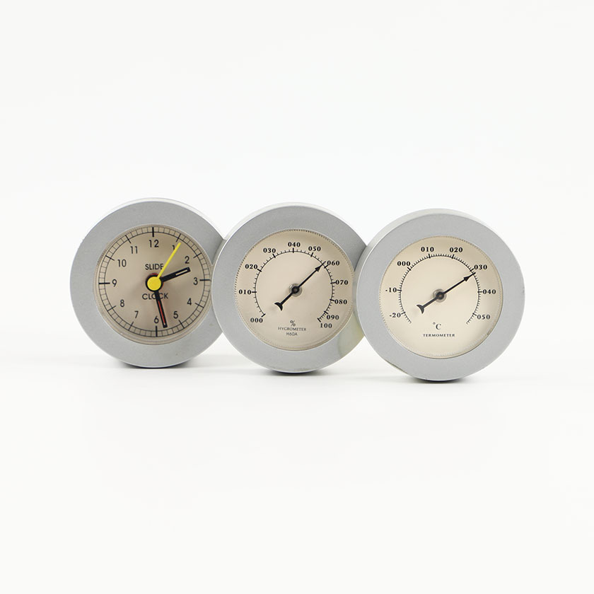 時計、温度計、湿度計が3連に繋がったデザインが1連になる未来感のあるハイテックなデザイン（ジャンク商品）_画像1