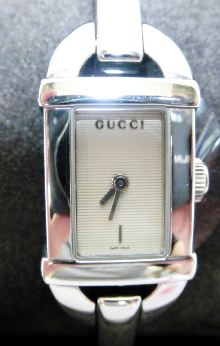 美品　未使用に近い　GUCCI　グッチ　バングルウォッチ　6800L　バングル腕時計　レディース　クォーツ　有名ブランド　おしゃれ_画像5