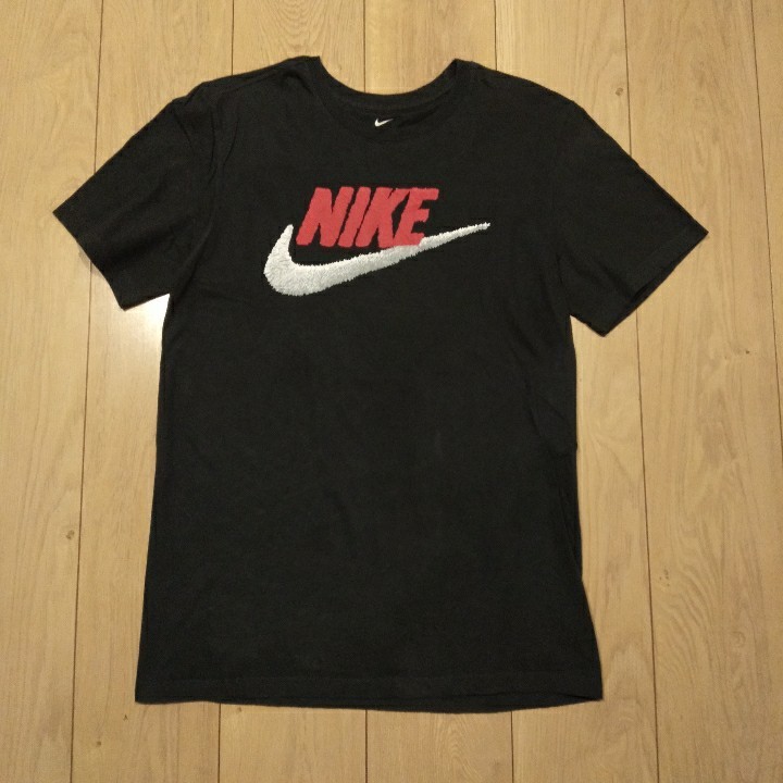 USA古着卸 Sサイズ THE NIKE TEE ナイキ ロゴ プリント Tシャツ_画像1