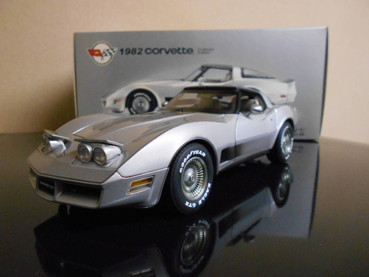 【新品本物】 オートアート 1/18 シボレー コルベット 1982 COLLECTOR EDITION 短期展示品 乗用車 【新品本物】 オートアート 1/18 シボレー コルベット 1982 COLLECTOR EDITION 短期展示品 乗用車