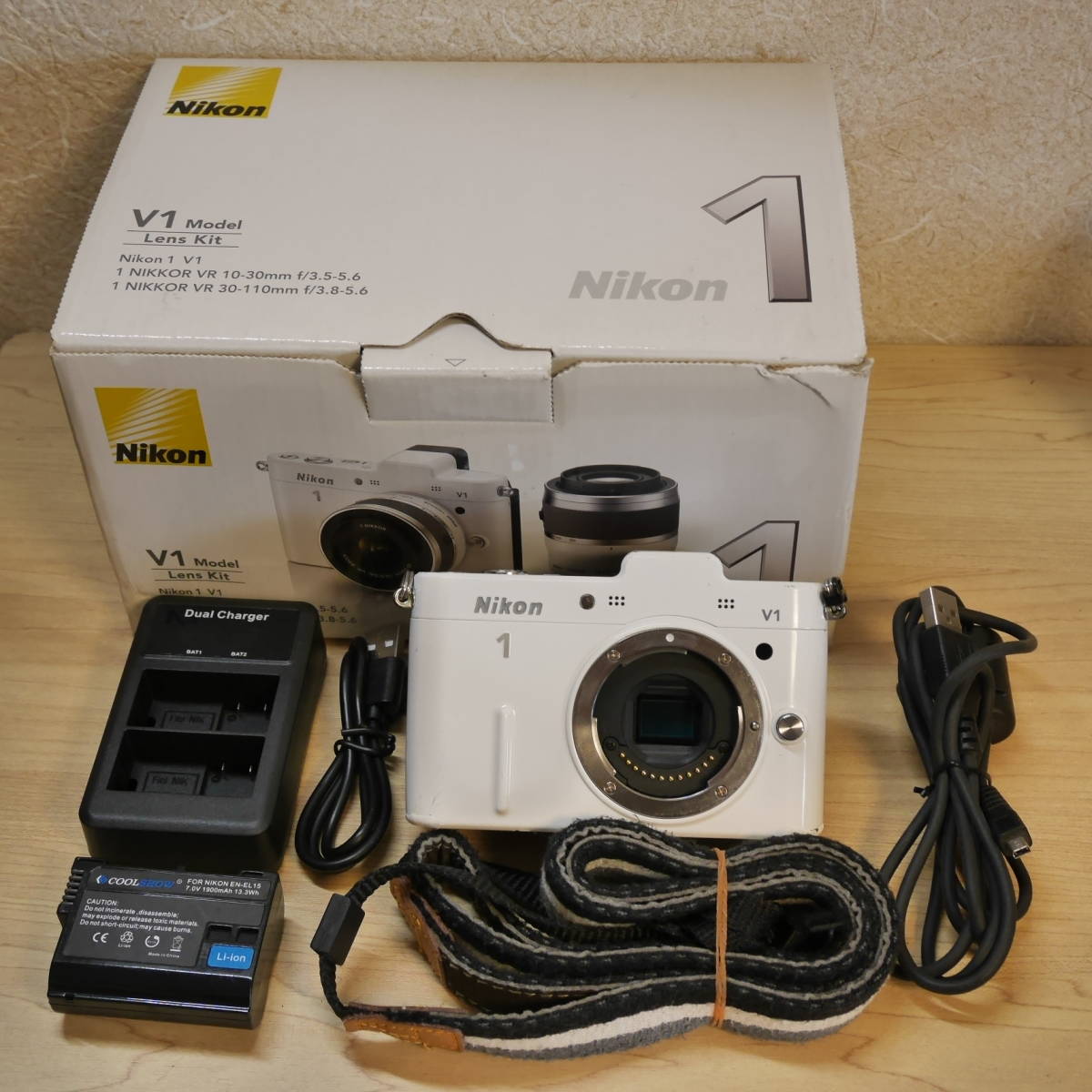 超熱 ニコン Nikon ボディ ホワイト V1 1 ニコン - cirius.fr