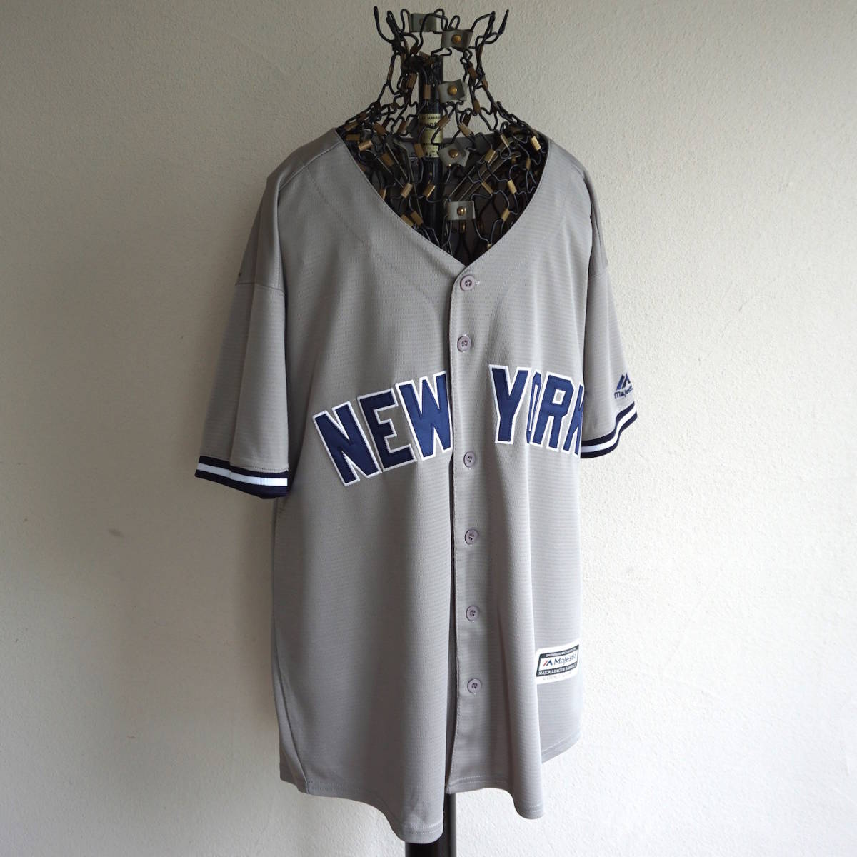 2010s Majestic MLB NEW YORK YANKEES #29 DRURY ベースボールゲームシャツ L位 グレー ヤンキース ユニフォーム ヴィンテージ USA 古着_画像2