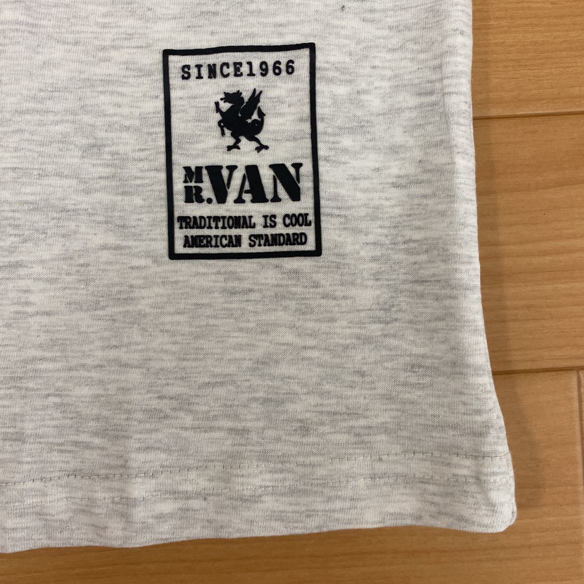 L ミスターヴァン MR.VAN 新品 半袖Tシャツ　トップス カットソー 明灰 胸ポケット ロゴ メンズ紳士 アウトドア スポーツ レジャー 夏服