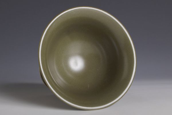 和】(5746) 中国古玩 唐物 茶葉地金彩花文香炉 三足香炉 蕎麦釉-