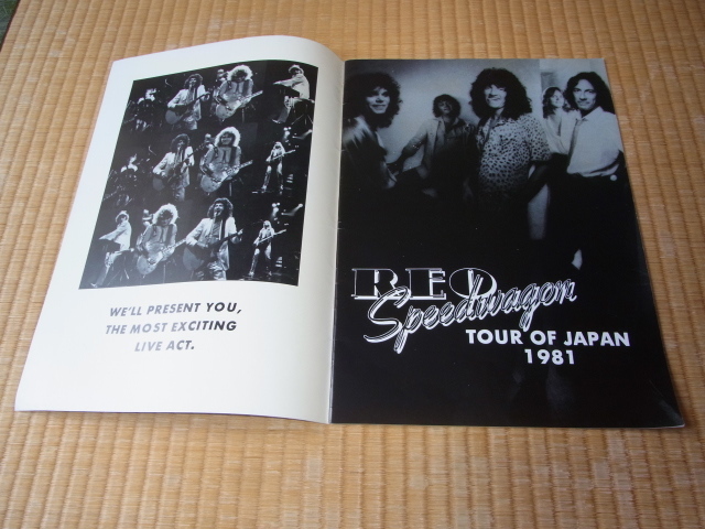 ■希少 美品 1981年（昭和56年）！REOスピードワゴン TOUR IN JAPAN 来日コンサート パンフレット 26ページ 縦36ｃｍ、横25.5ｃｍ