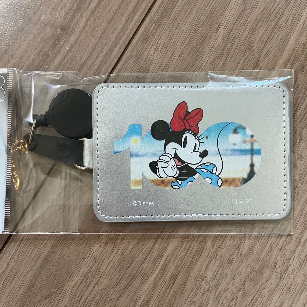 【新品未使用】 ダイソー ディズニー 100 Disney カードケース パスケース TDR