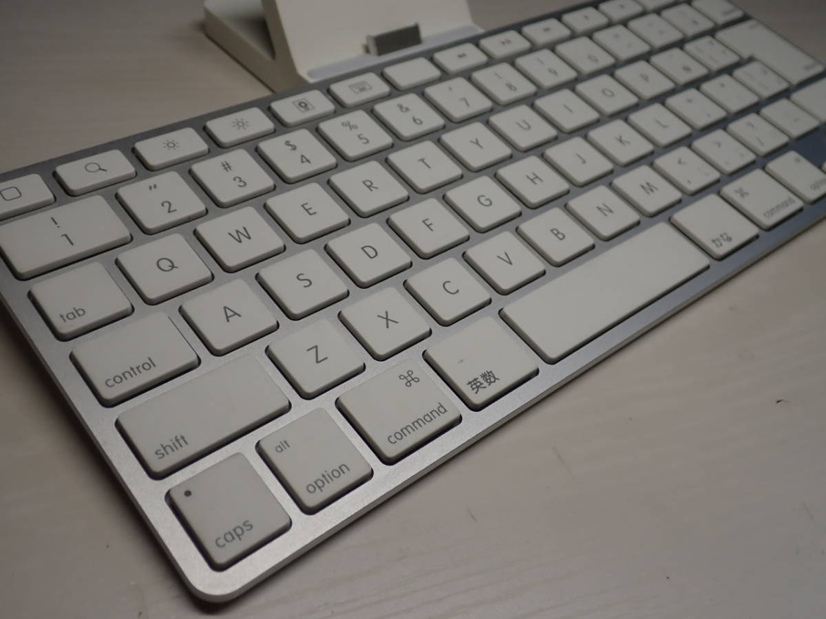 Apple A1359　iPad Keyboard Dock A1359 動作未確認